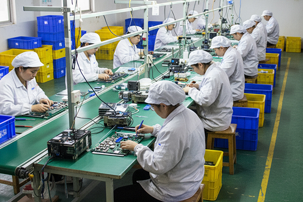 Capacitive-and-resistive-screen-manufacturers.jpg